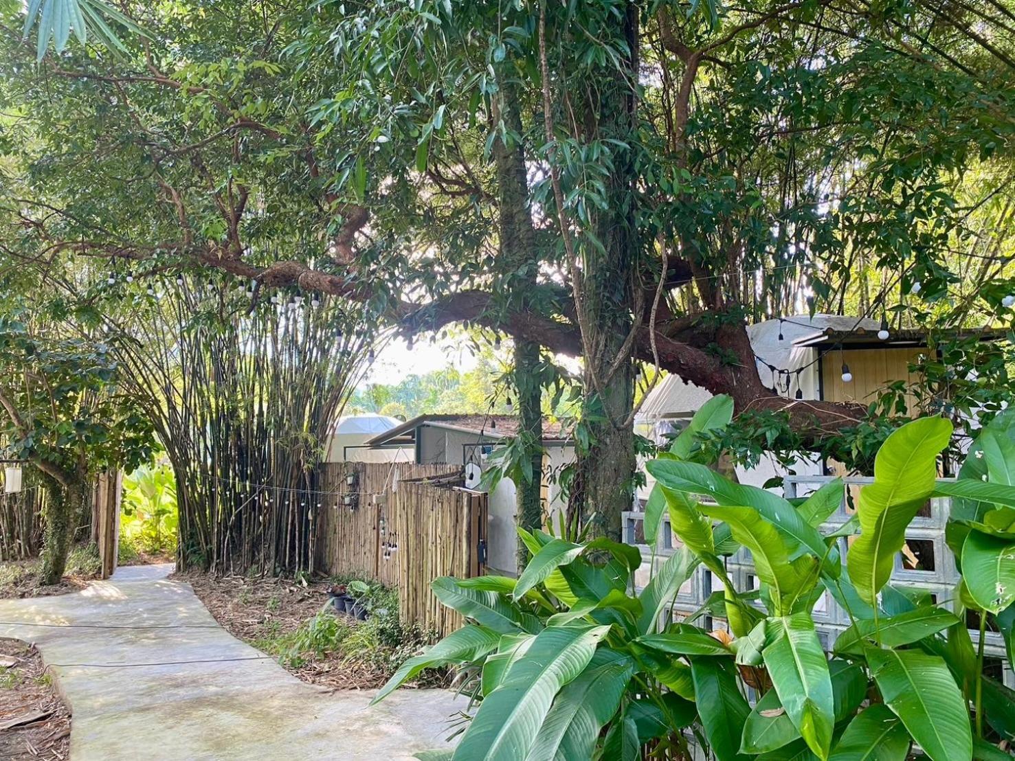 Baan Nai Baan Nok Resort Накхоннайок Экстерьер фото