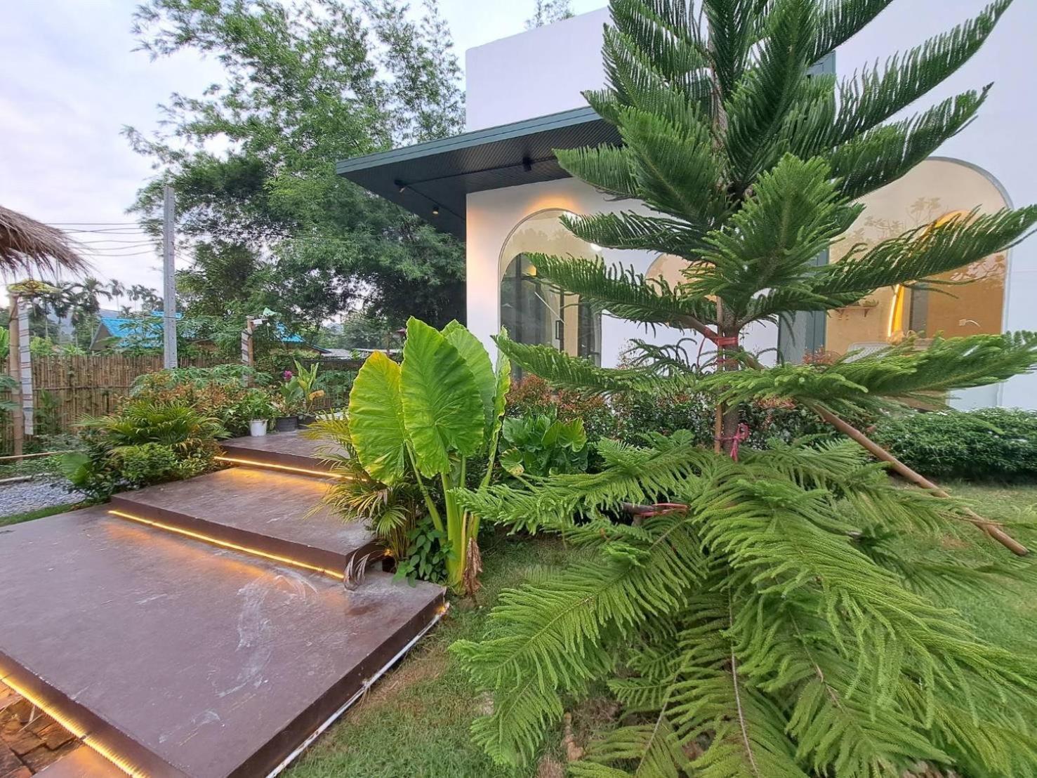 Baan Nai Baan Nok Resort Накхоннайок Экстерьер фото