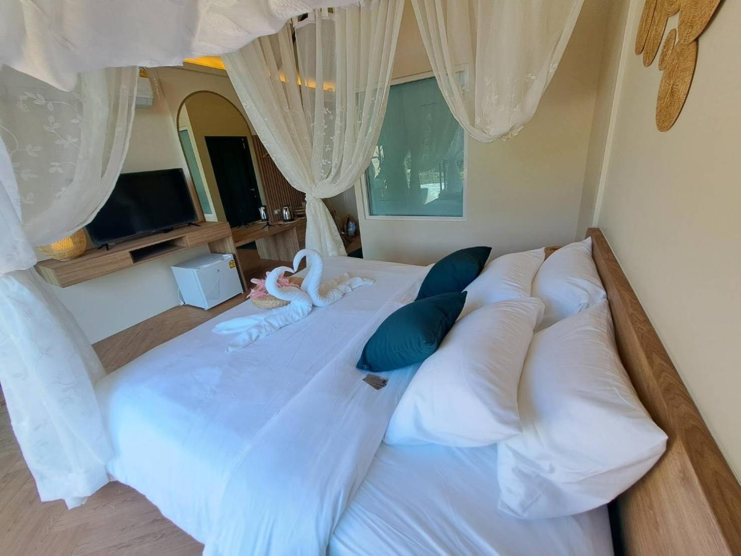 Baan Nai Baan Nok Resort Накхоннайок Экстерьер фото
