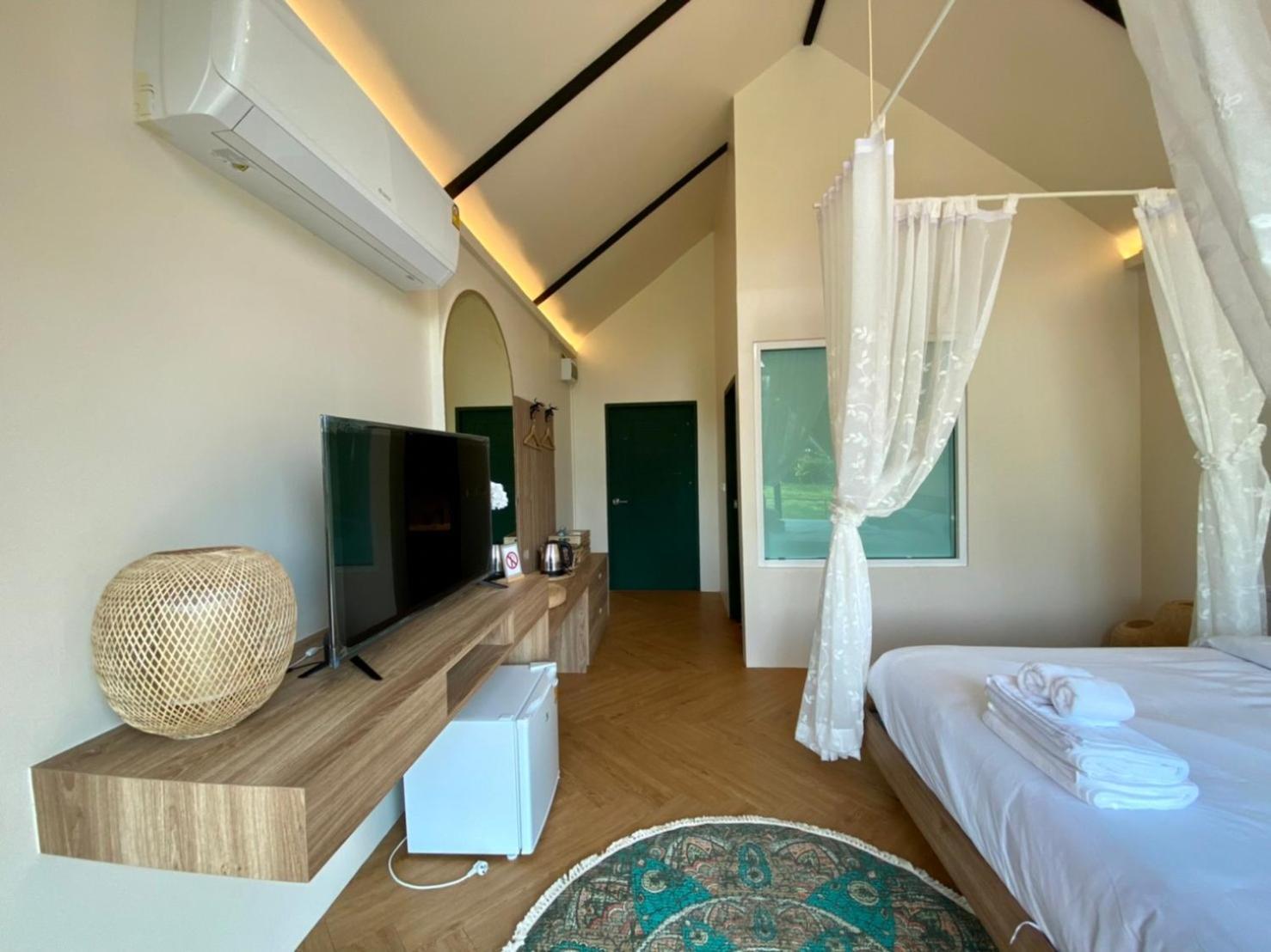 Baan Nai Baan Nok Resort Накхоннайок Экстерьер фото